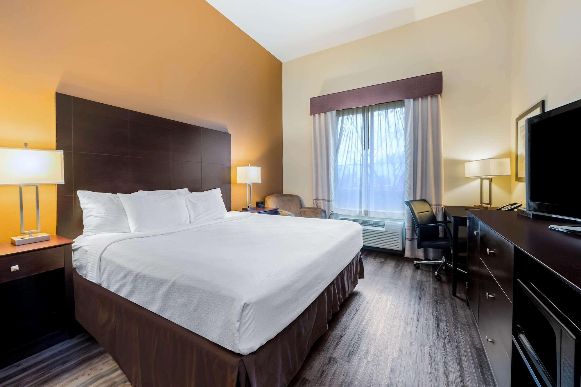 La Quinta By Wyndham Marshall Buitenkant foto