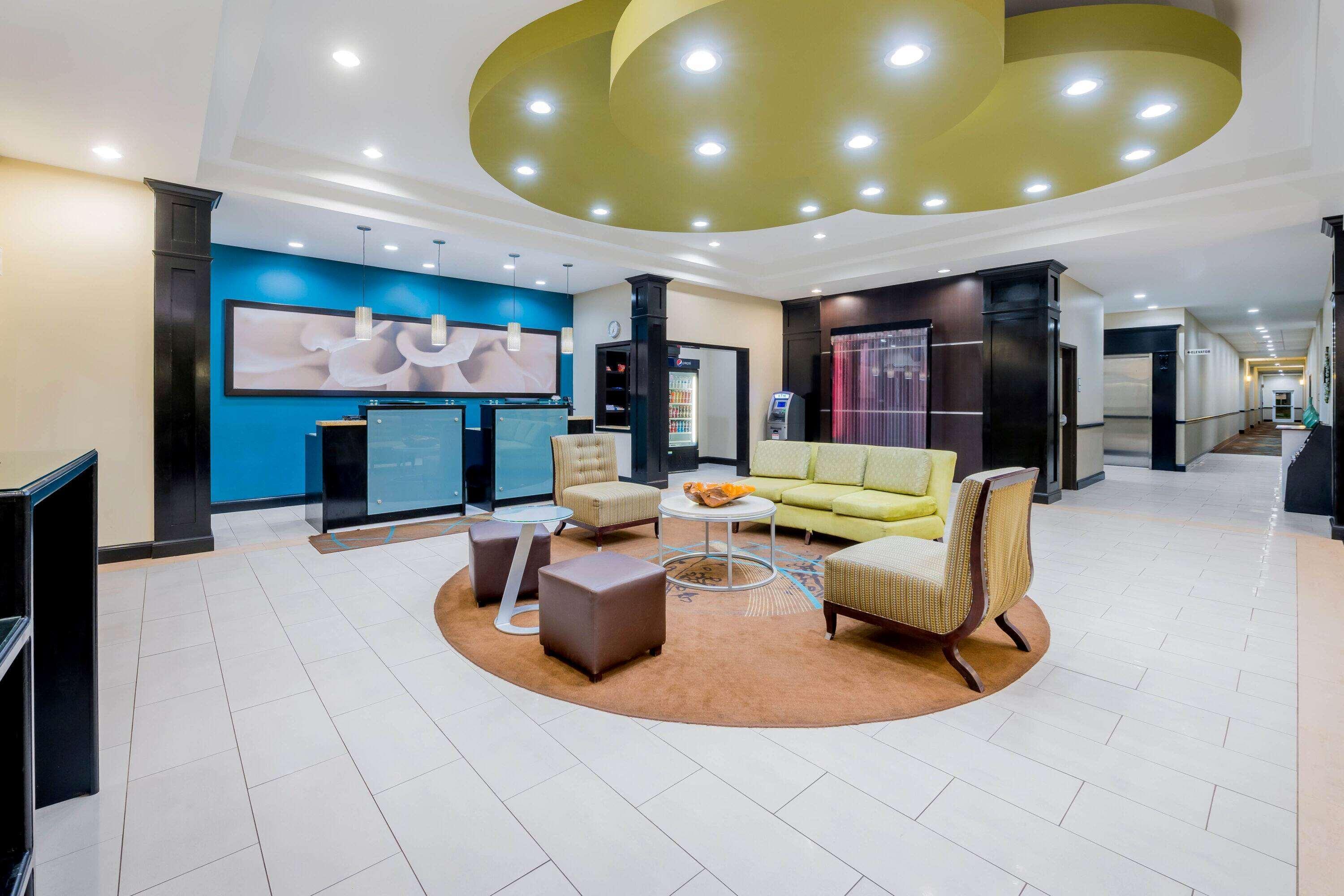 La Quinta By Wyndham Marshall Buitenkant foto